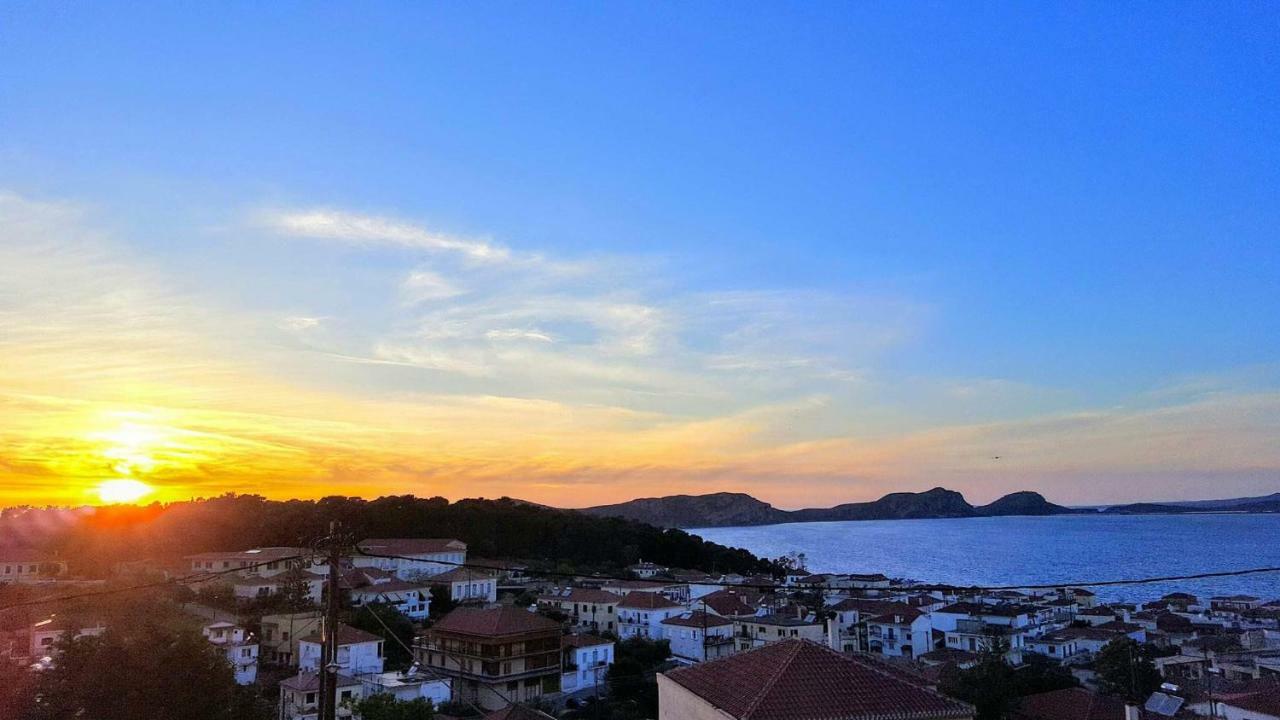 House,appartments,pylos Messinias Apartment *